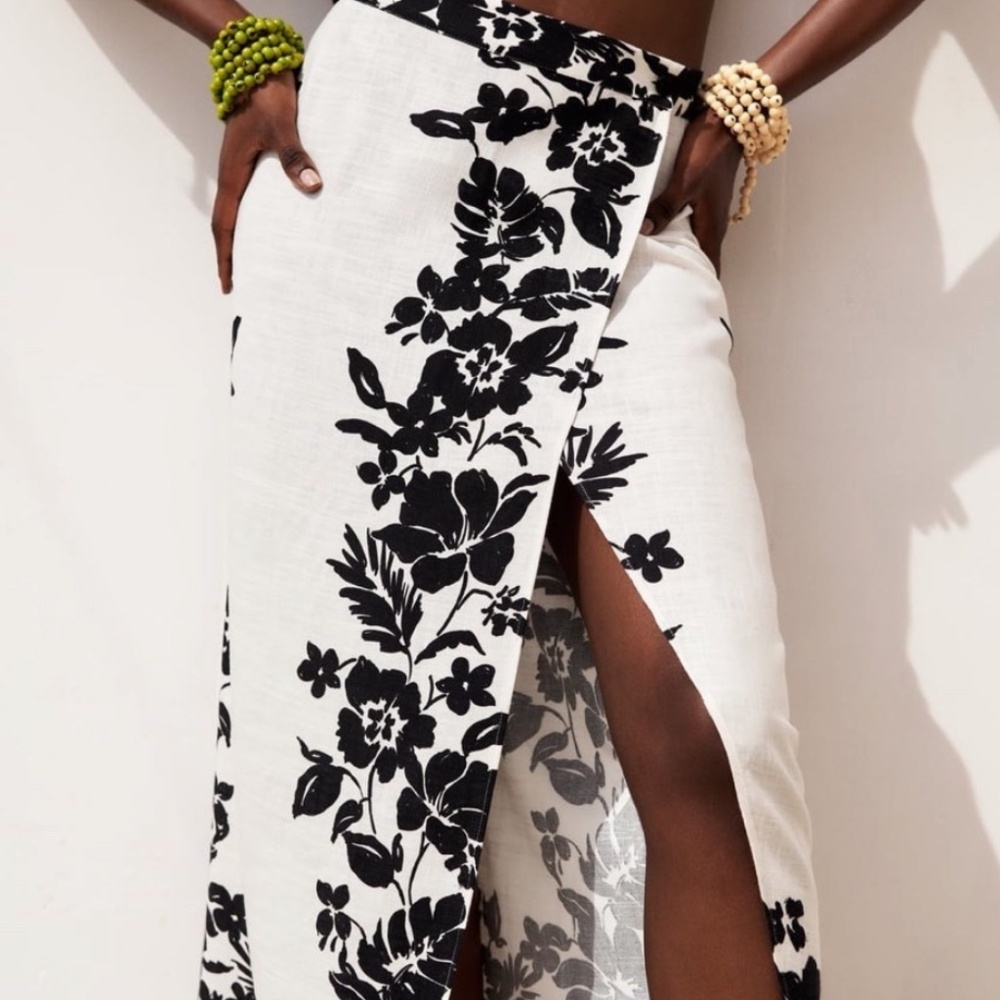 Zara Floral Print Midi Wrap Skirt Black & White Large